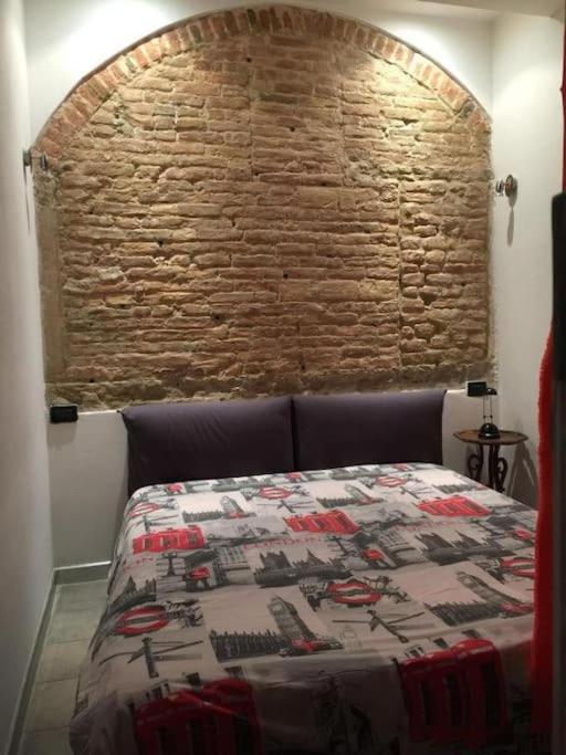 Апартаменты Casa Manuela Non Turisti Ma Ospiti Кьоджа Экстерьер фото