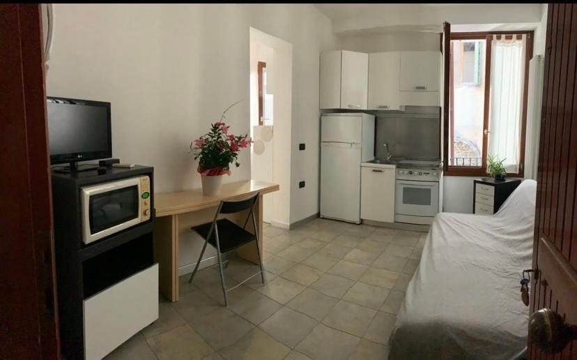 Апартаменты Casa Manuela Non Turisti Ma Ospiti Кьоджа Экстерьер фото