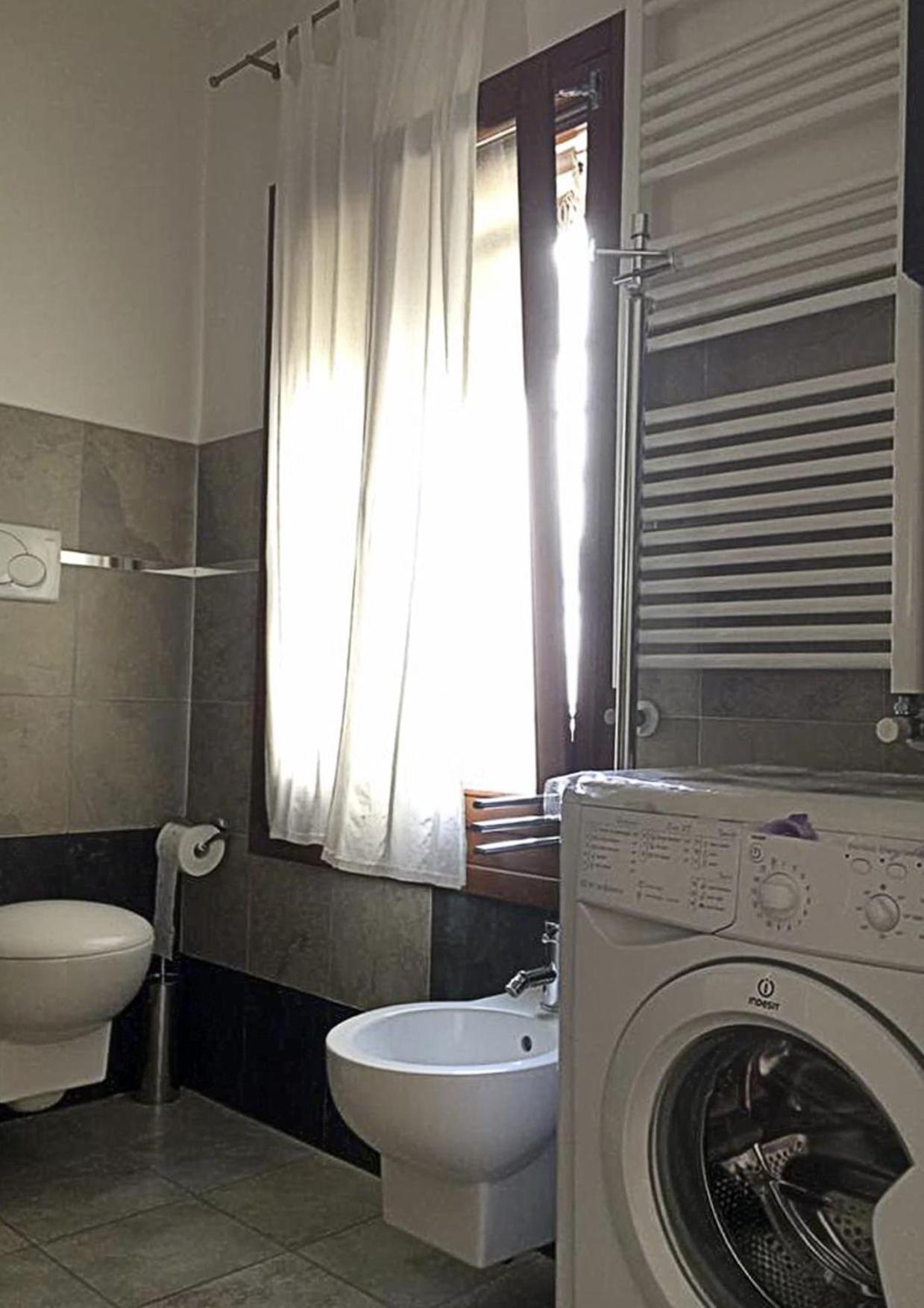 Апартаменты Casa Manuela Non Turisti Ma Ospiti Кьоджа Экстерьер фото