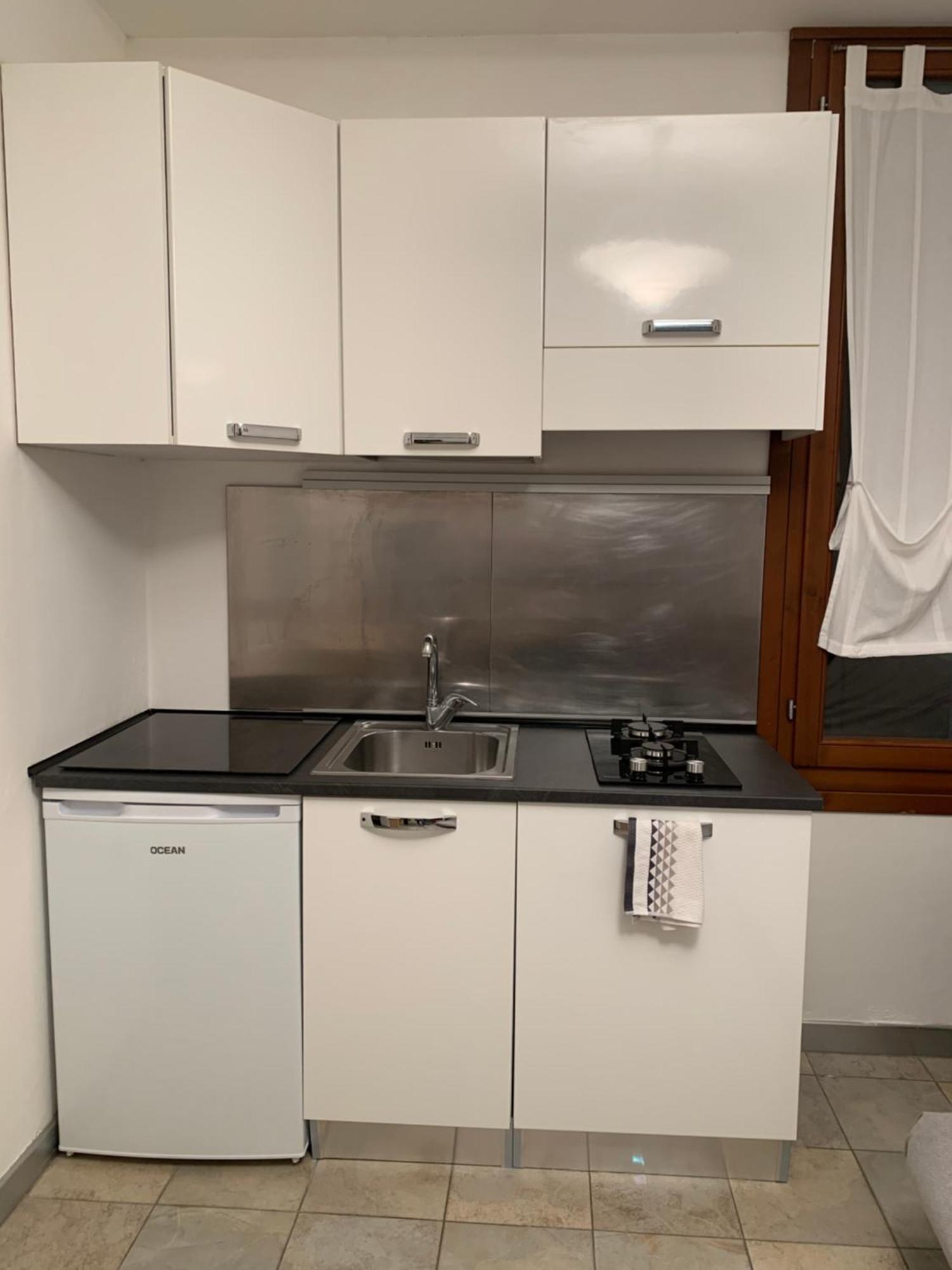 Апартаменты Casa Manuela Non Turisti Ma Ospiti Кьоджа Экстерьер фото